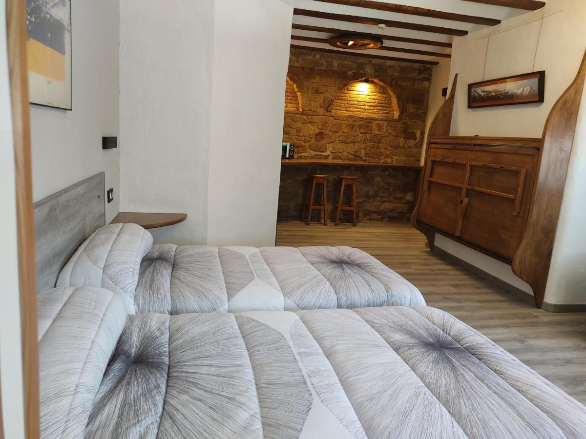 Hostal Suetxe Los Arcos Exterior photo