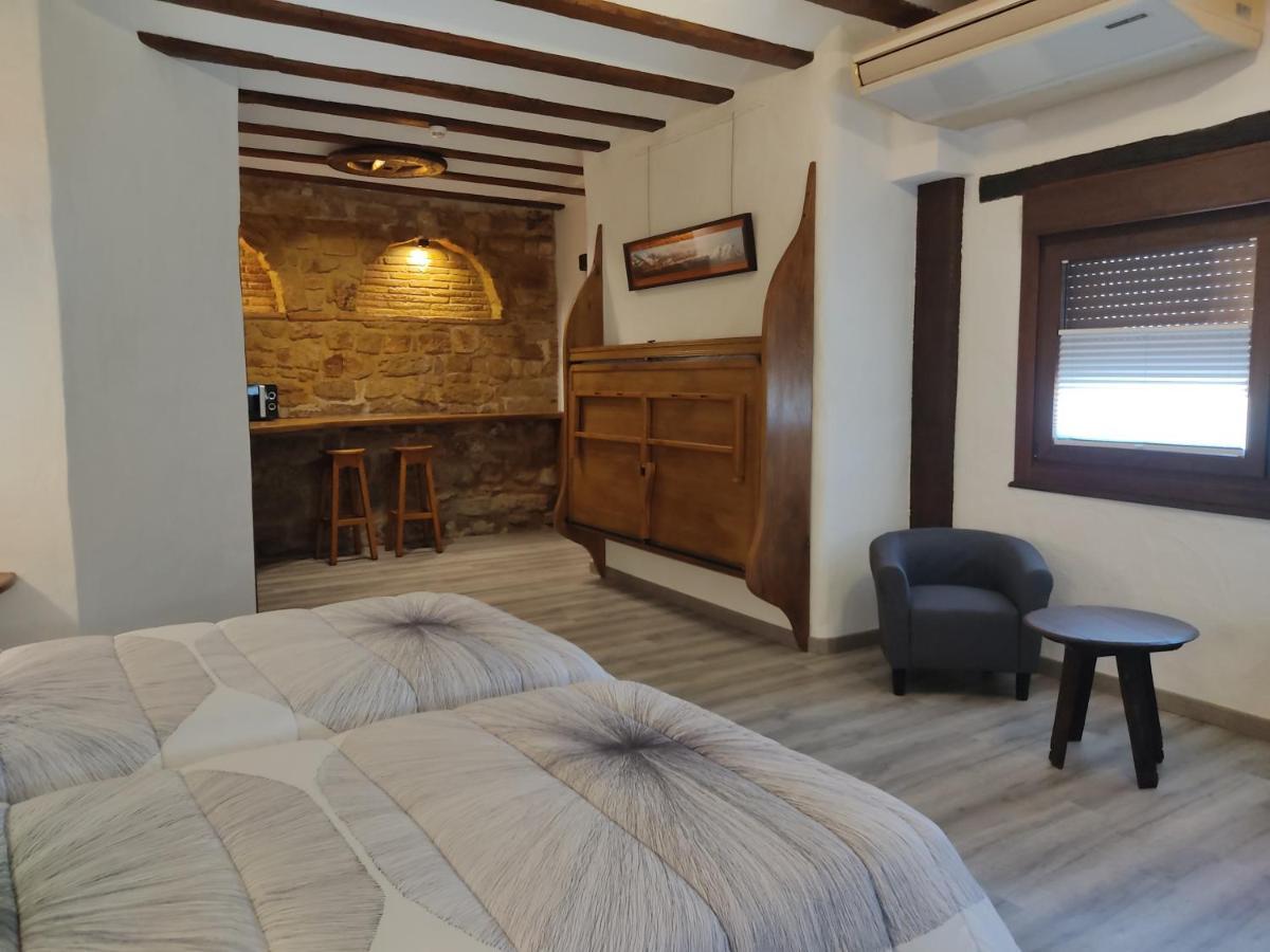 Hostal Suetxe Los Arcos Exterior photo