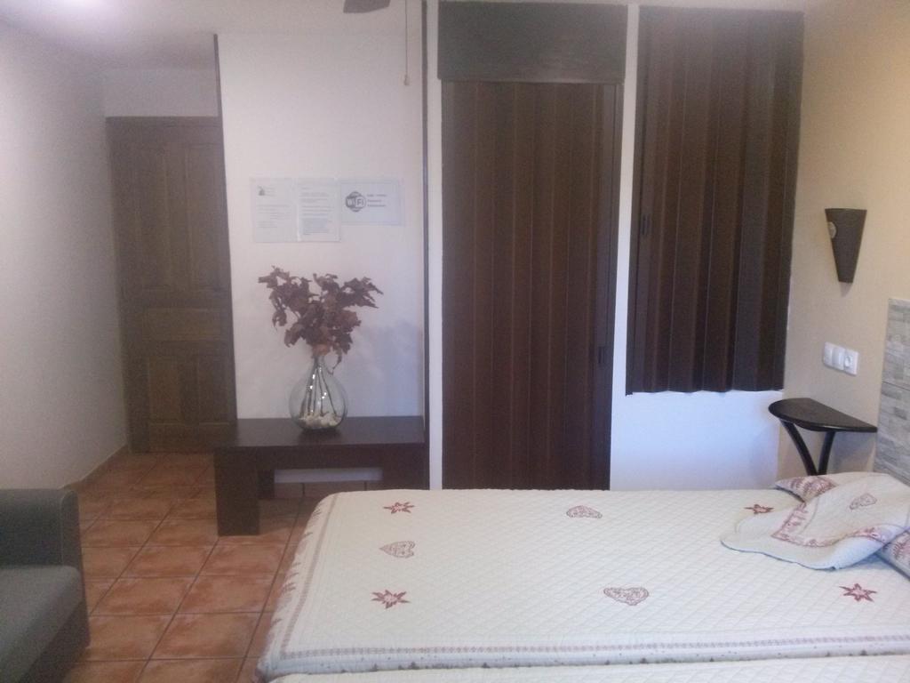 Hostal Suetxe Los Arcos Exterior photo