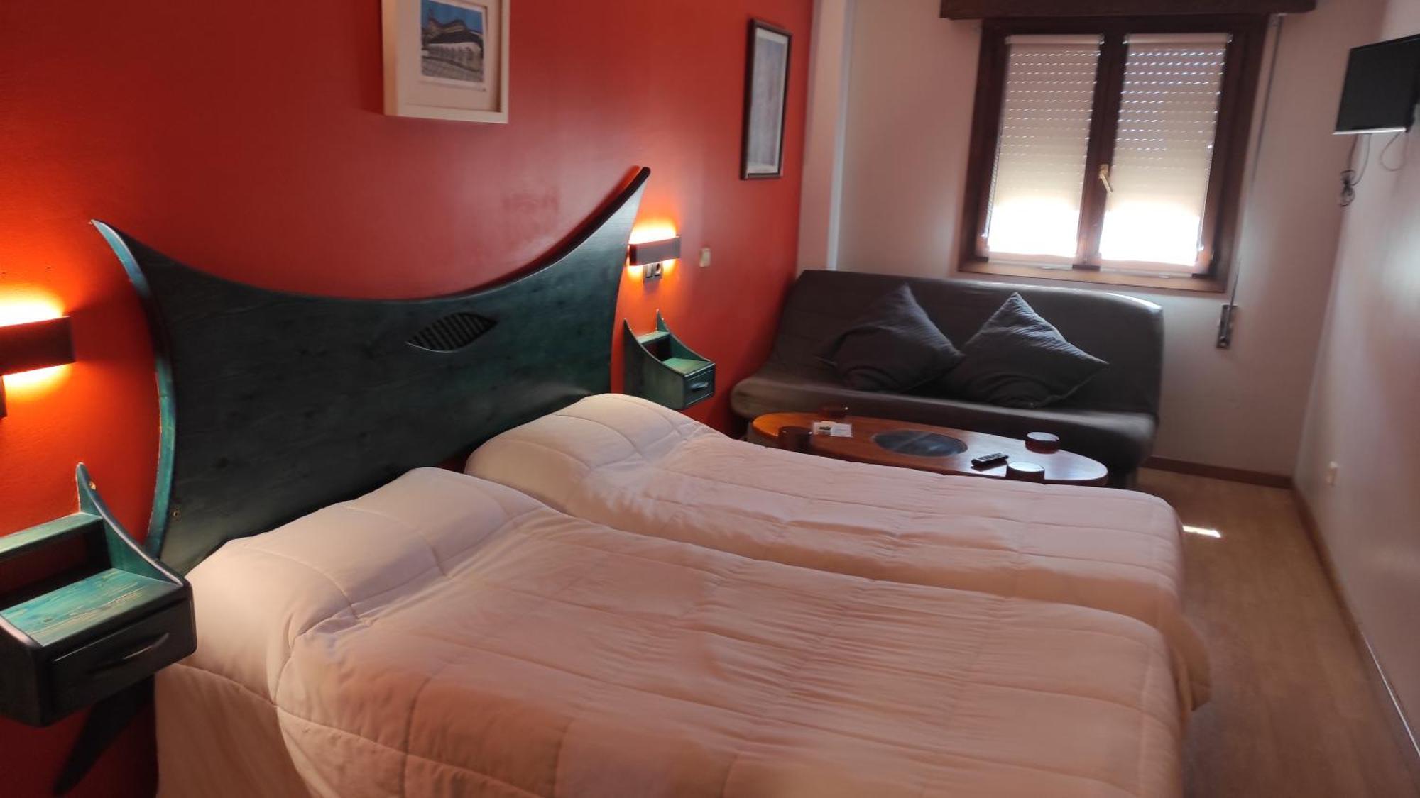 Hostal Suetxe Los Arcos Exterior photo