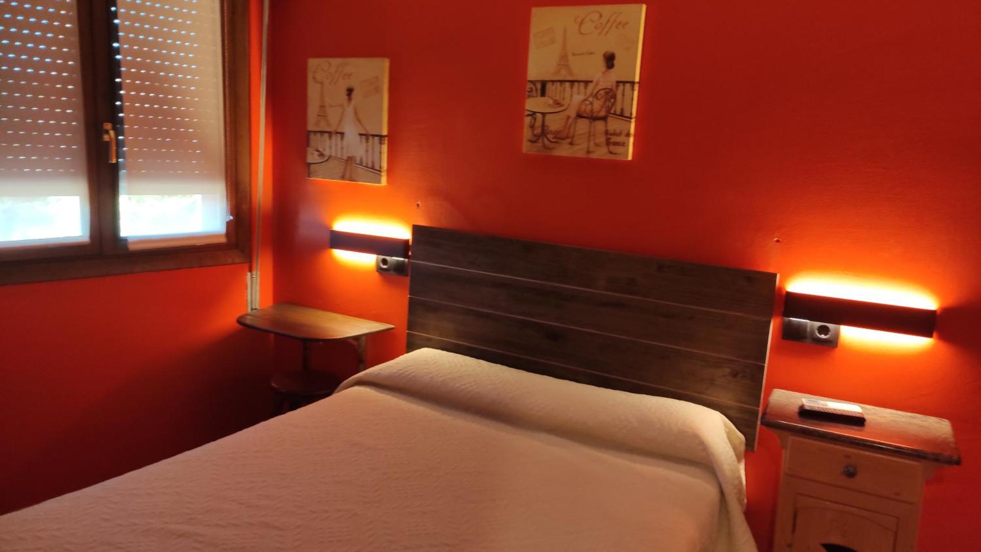 Hostal Suetxe Los Arcos Exterior photo
