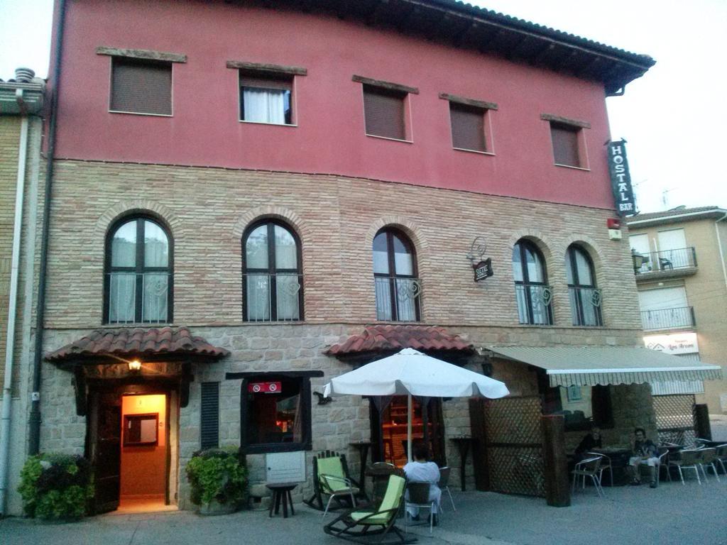 Hostal Suetxe Los Arcos Exterior photo