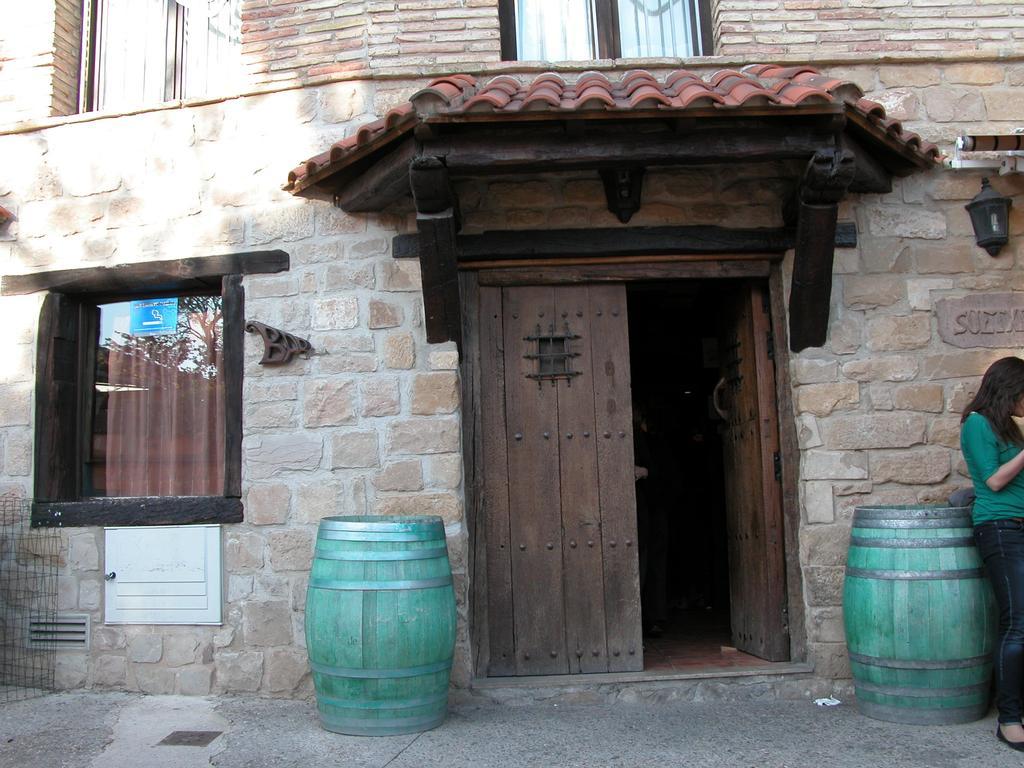 Hostal Suetxe Los Arcos Exterior photo